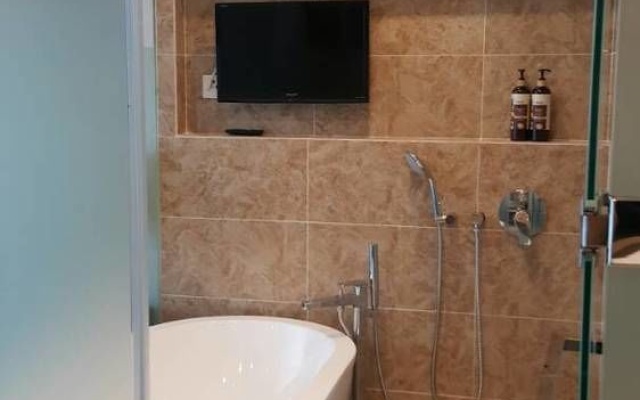 Dorsett Residences Bukit Bintang - Comfort Stay by Selina – Bathroom – Kuala Lumpur