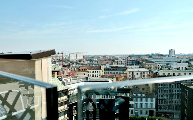 San Babila Modern Apartment