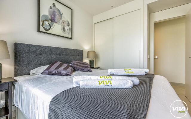Lady in Fuengirola with 2 bedrooms and 2 bathrooms