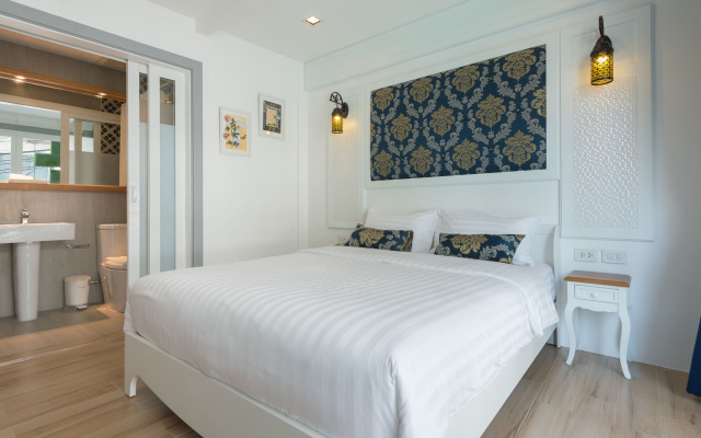 White Ivory Bed & Breakfast