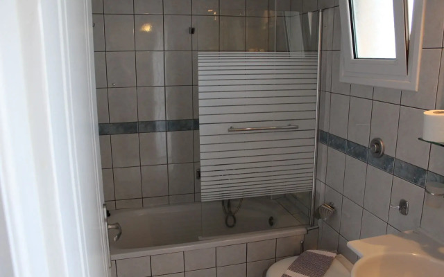 Adonis Hotel