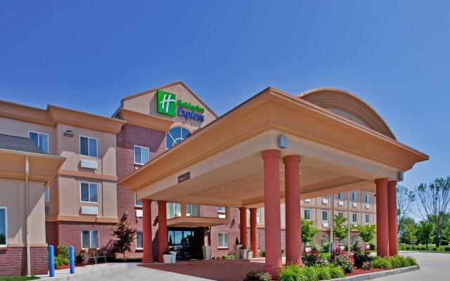 Holiday Inn Express Warrenton, an IHG Hotel