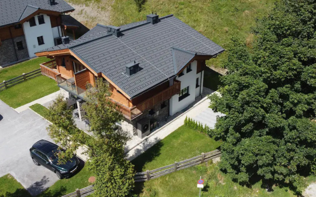 Chalet in Muhlbach Near Ski Amade