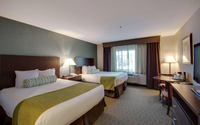 Best Western Plus The Inn at Hampton