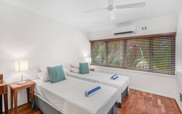 Poolside Apt In Alamanda Beachfront Resort 55