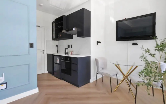 Chic Valour Studio in De Waterkant