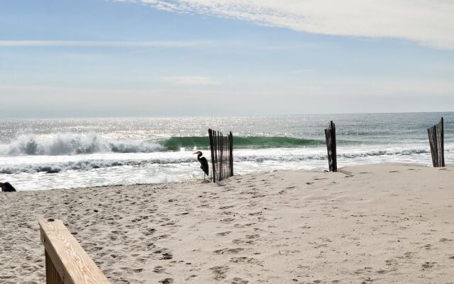 Relaxing 2bd/2ba w/ Partial View & Pool