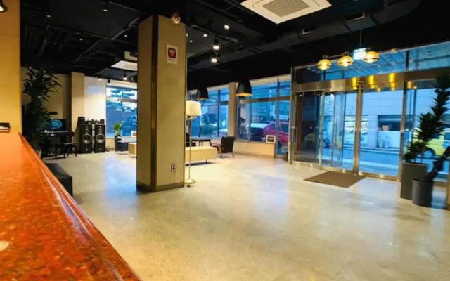 Renaissance Hotel - Hostel