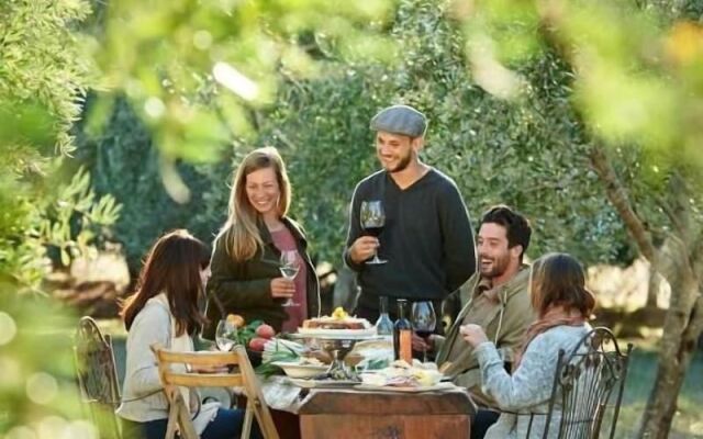Olio Bello Lakeside Glamping