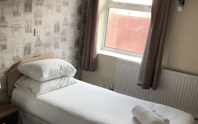 Queens Plaza Hotel