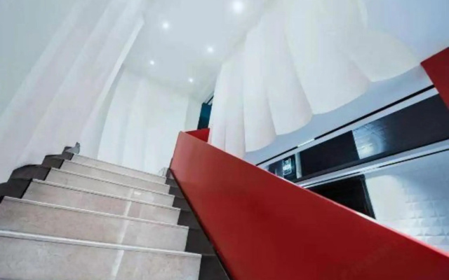 Jingyue Yundu Art Hotel (Lanzhou Zhongtianjian West Railway Station)