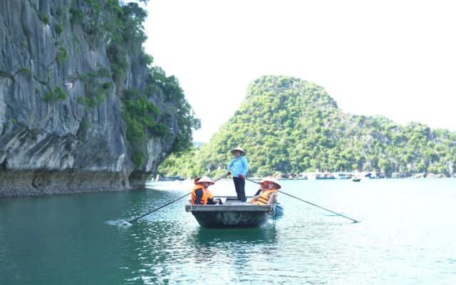 Paradise Grand Cruise