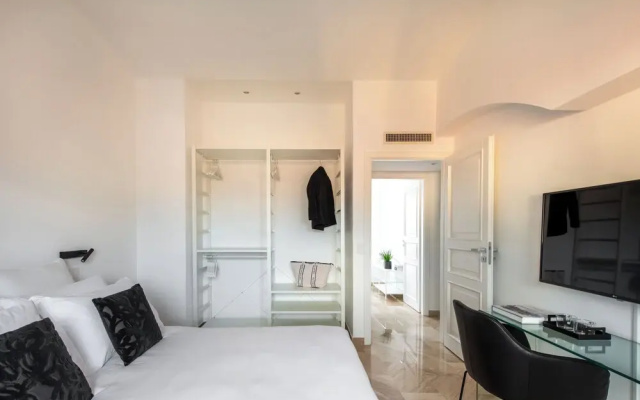Ruggero City View Apartment by Wonderful Italy