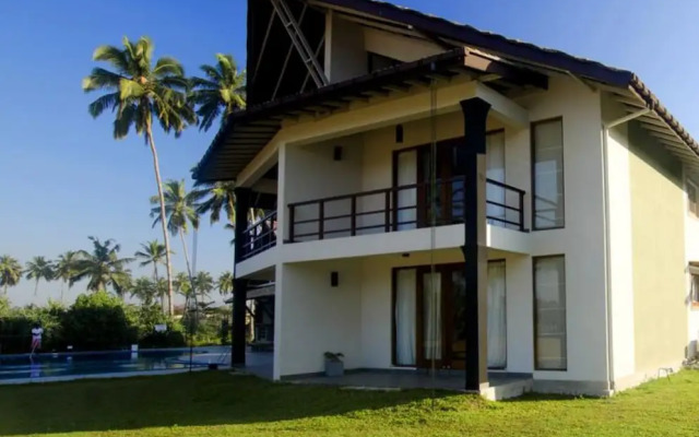 Kamili Beach Villa