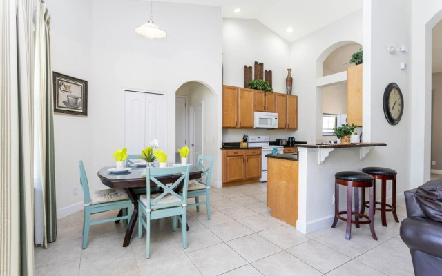 Gorgeous 4Bd with Pool @ 4072 Solterra Resort