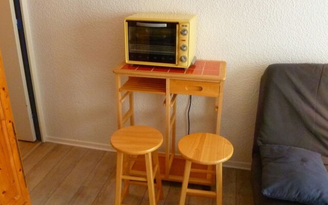 A Pleasant Little Studio Apartment With a Terrace, 30 Metres From the Beach