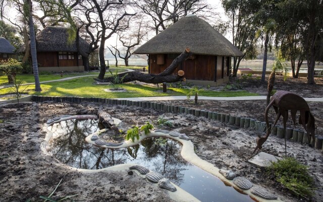 Hakusembe River Lodge