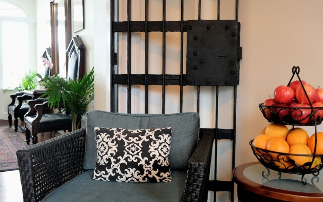 Jailhouse Inn