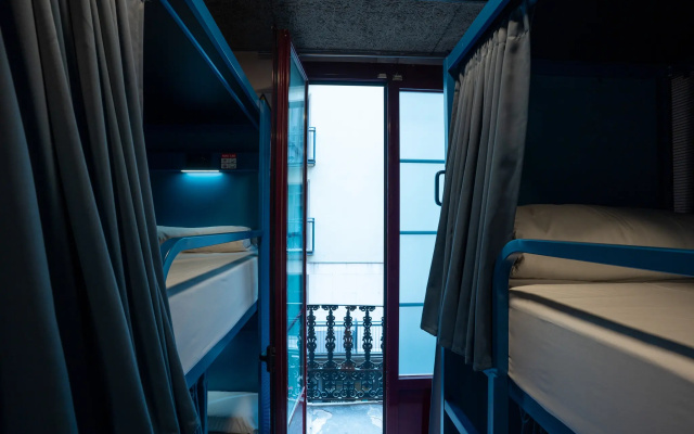 Ideal Youth Hostel