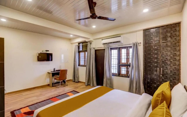 FabHotel SR Square