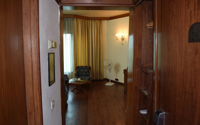 Hotel Samrat