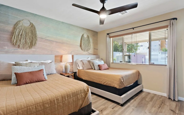 OldTown Lux 4BR/3BA HeatedPool+HotTub+GameRoom/14 by RedAwning