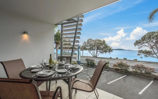 Paihia Beach Front 2 bedroom Apartment
