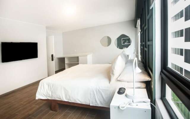w Upscale 2BR in Miraflores