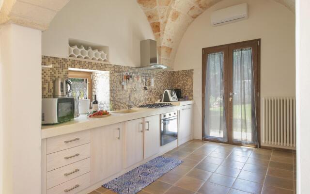 TD Villa Ricchiari Traditional Villa With Designer Pool