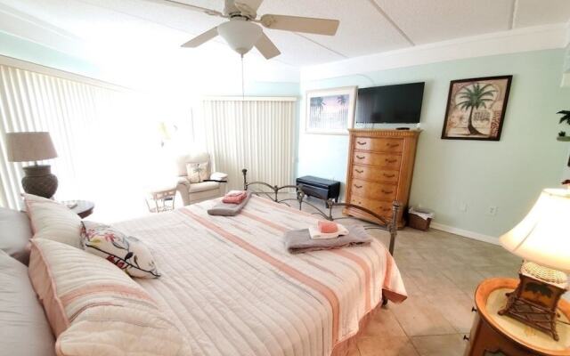 Island House B107 2 Bedroom Condo by RedAwning