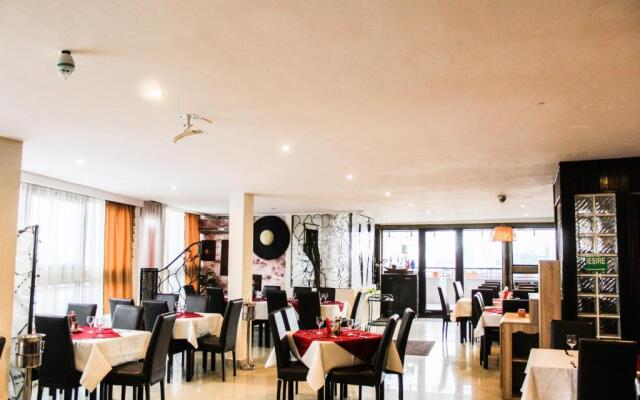 Hotel Razvan