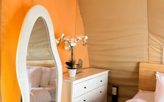 Floating Home in Reef Resort Unit 13