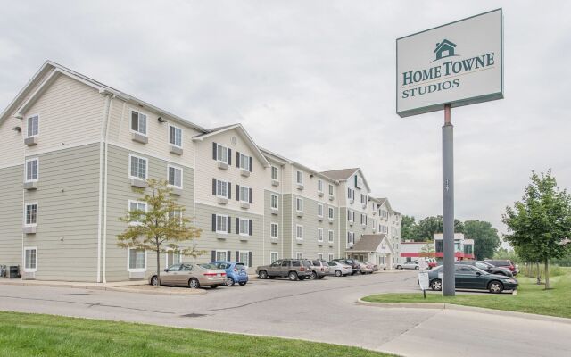 HomeTowne Studios by Red Roof Columbus