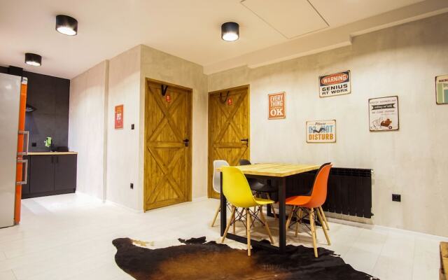 Retro Apartments