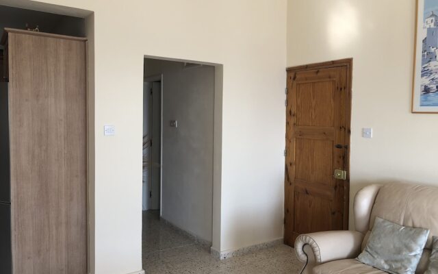 Inviting 2-bed Apartment in Pissouri- Ti Thea