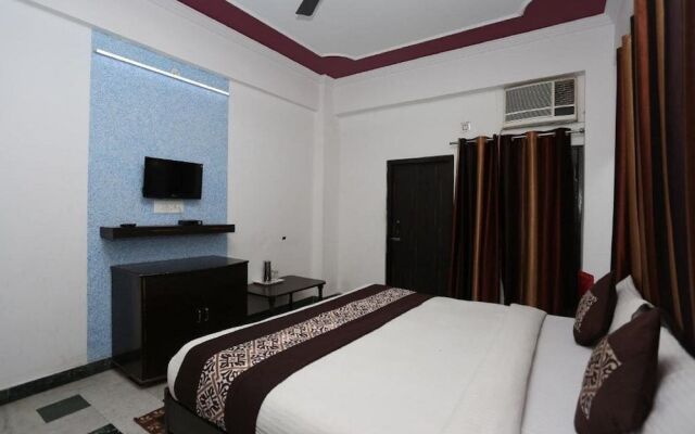 Goroomgo Hotel Priya Agra