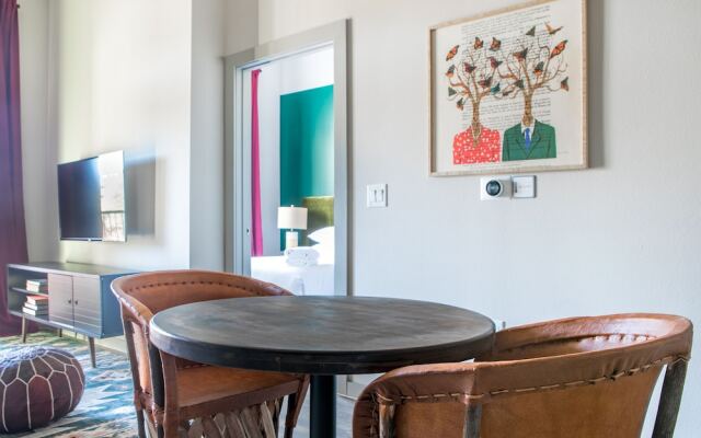 1BR2BR Downtown Austin byWanderjaunt