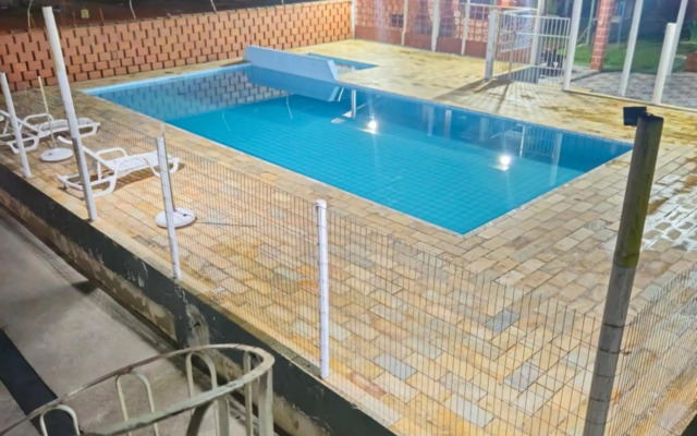 Apartamento super mobilhado com piscina e churrasqueira