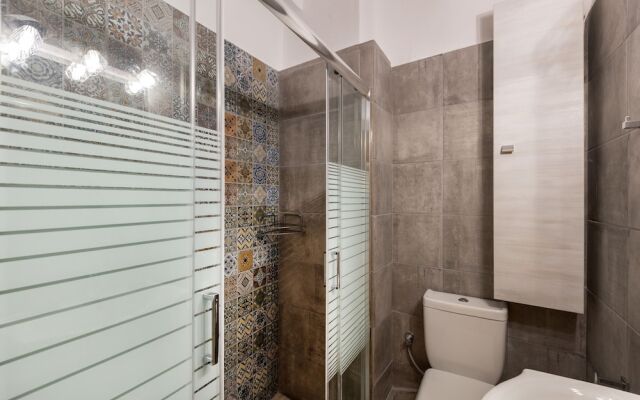 Afinestay at Acropolis