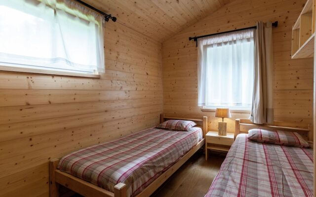 Cosy Chalet in Bomal-Sur-Ourthe with Terrace