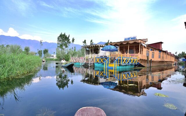Golden Hopes Group Of Houseboats