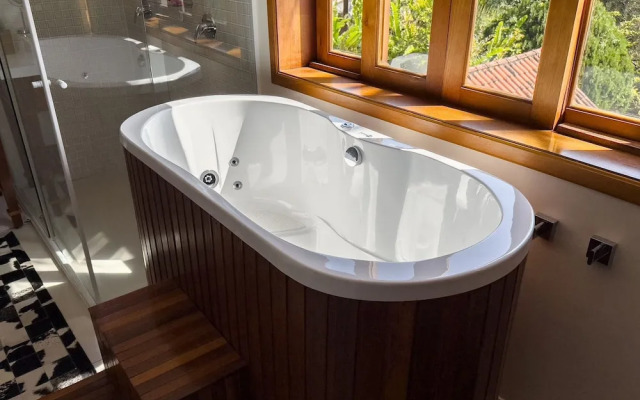 Refúgio de Alto Padrão na Granja Viana