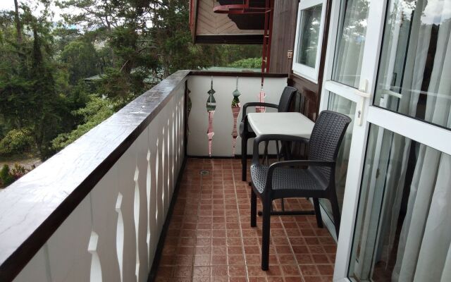Log Cabin Hotel-Baguio