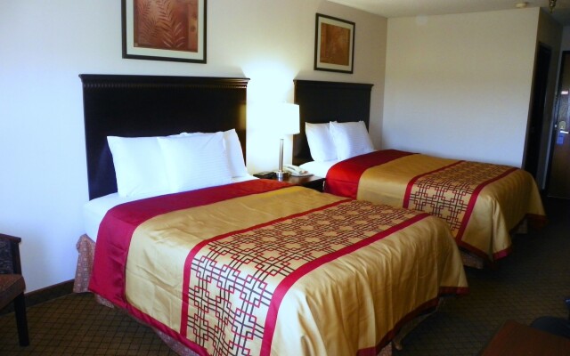 Royalton Inn & Suites