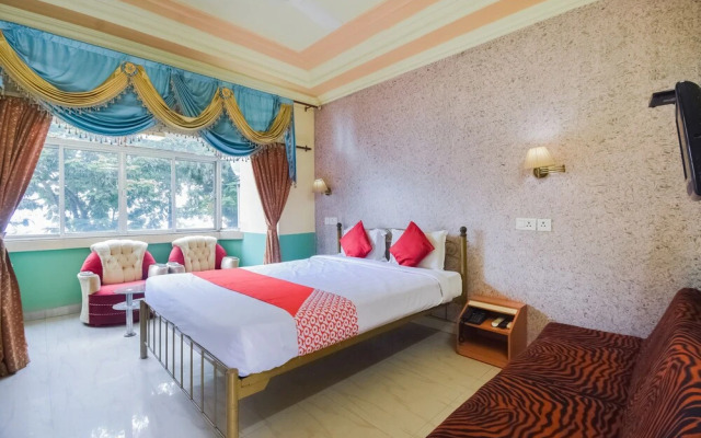 OYO 62127 Ritz Rivera