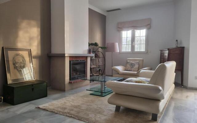 Town-House-Style Villa - on the Golden Mile