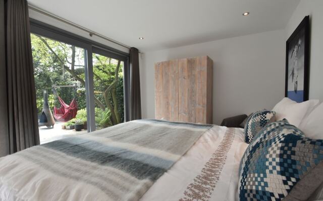 Quiet Villa in Bergen with Pond