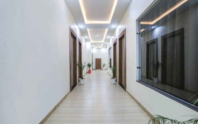 Fabhotel Jb Square Resort