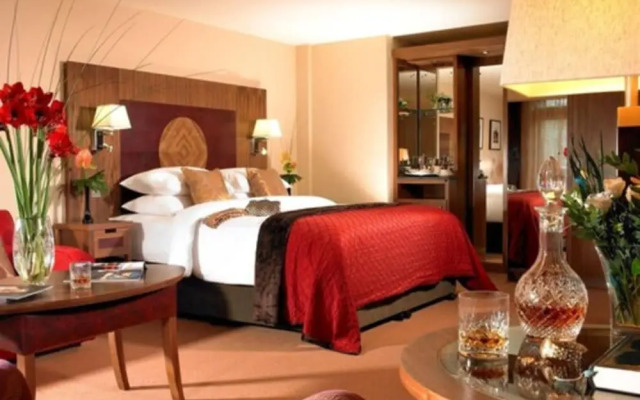 Westport Plaza Hotel
