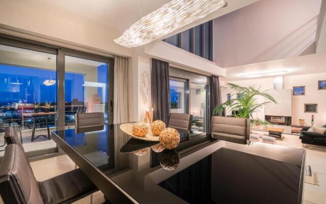 Akemi Luxury Villa